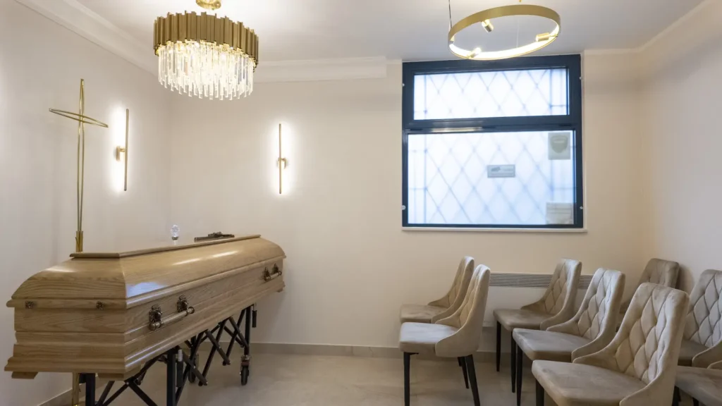 Zdjęcia od boku, kaplica Elegia 2026